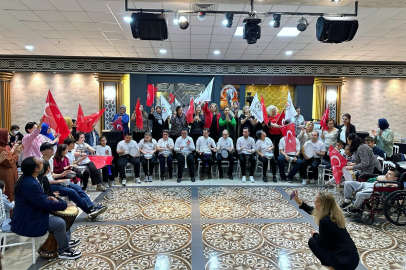 ENGELLİ BİREYLERE “ASKER KINASI” DUYGULANDIRDI
