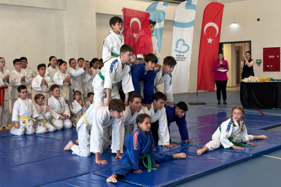 BAŞKAN AKIN’IN SPORA DESTEĞİ MEYVELERİNİ VERİYOR