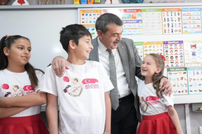 BAKAN TEKİN, BANDIRMA’NIN ÖĞRENCİLERİYLE BULUŞTU