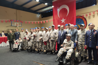ENGELSİZ YÜREKLER ASKER FORMASI GİYEREK YEMİN ETTİ
