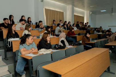 BANÜ ÖĞRENCİLERİNE ERASMUS+ VE MESLEKİ EĞİTİM TOPLANTISI