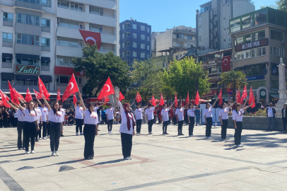BANDIRMA’DA ATATÜRK’ÜN ARMAĞANI 19 MAYIS TÖRENLE KUTLANDI