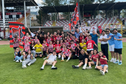 BANDIRMAGÜCÜ KADIN FUTBOL TAKIMI TARİH YAZIYOR