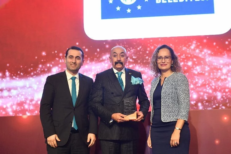 Bursa'ya 'yalın belediyecilik' ödülü