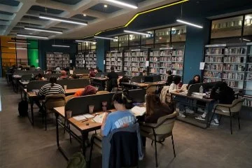 Çayırova'da gençler sınavlara burada hazırlanıyor