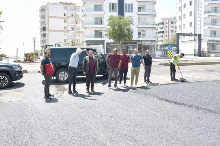 Diayarbakır'da 40 derece havada sıcak asfalt!