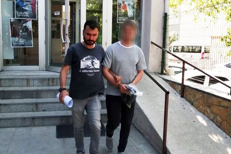 Edirne'de annesini tehdit eden gencin aranma kaydı çıktı, tutuklandı!