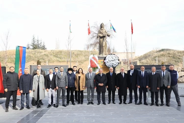 Hocalı şehitleri, yeni yapılan Azerbaycan Parkında anıldı