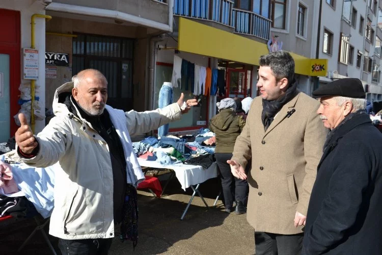 Mehmet Özcan manifaturacılarda da ilgiyle karşılandı