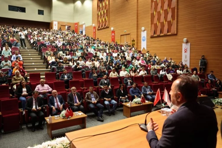 Prof. Dr. Tufan Gündüz'den KAYÜ'de konferans