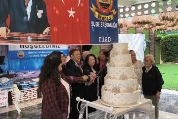 Türkiye Emekliler Derneği, Anneler Günü'nü kutladı